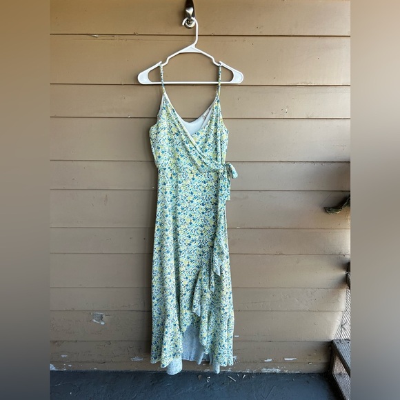 Altar’d State Green Floral Midi Dress Faux Wrap Women's Size Medium - Picture 2 of 8
